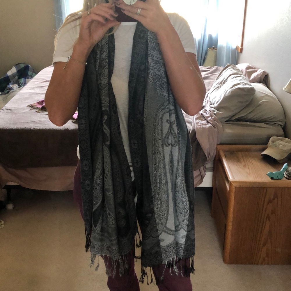 Two Scarves - image 3